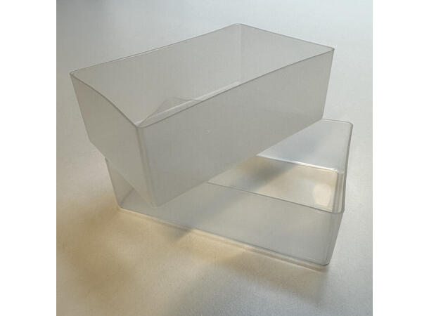 Visittkortesker i transparent PP plast i resirkulert PP | 95 x 60 x 33 mm. 