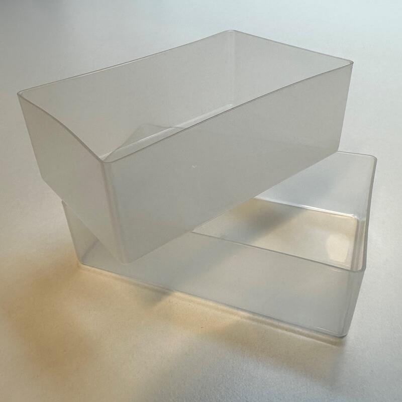 9443030  1750733 Visittkortesker i transparent PP plast i resirkulert PP | 95 x 60 x 33 mm.